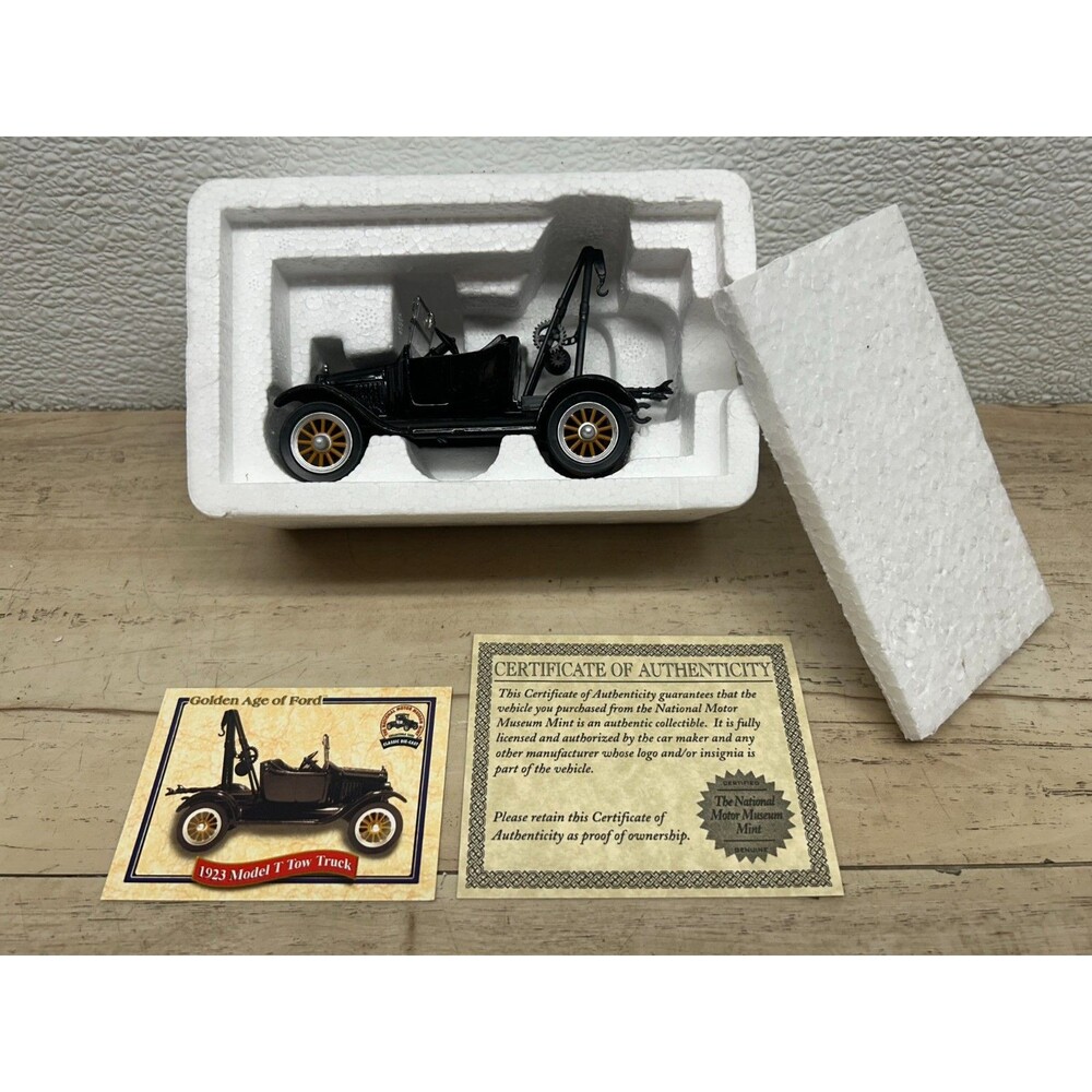 National Motor Museum Mint 1923 Ford Model T Tow Truck Black Die-Cast Scale 1:32
